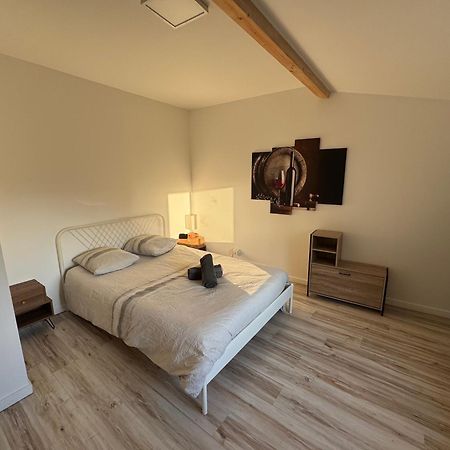 Bed To Rent - Maison Calme Avec Jacuzzi Sous Supplement Bordéus Exterior foto