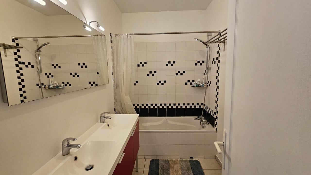 Bed To Rent - Maison Calme Avec Jacuzzi Sous Supplement Bordéus Exterior foto