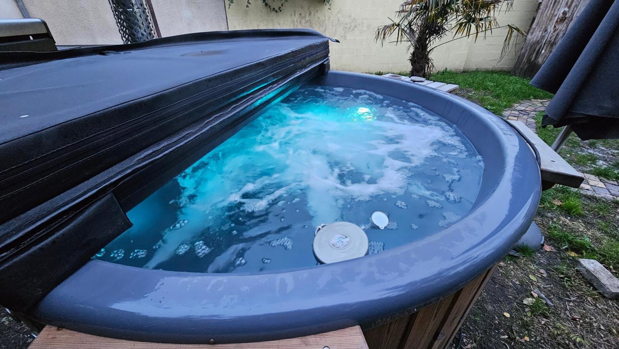 Bed To Rent - Maison Calme Avec Jacuzzi Sous Supplement Bordéus Exterior foto